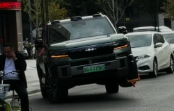 >BYD Fang Cheng Bao Bao 8 Pamer Kemampuan, Bisa Jalan Sembari Angkat Satu Roda