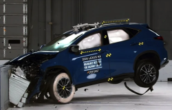 >Jadi Satu-satunya, Lexus NX Raih Top Safety Pick+ dalam Uji Tabrak IIHS