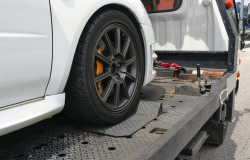 >Mobil Bermasalah Setelah Perjalanan Jauh? Kenali 5 Tanda Wajib Towing