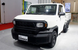 >Pikap Toyota Hilux Rangga Segera Dijual Mulai Akhir Tahun 2024