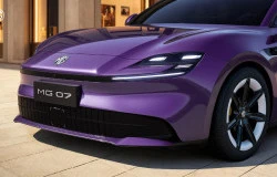 >MG 07 Mulai Muncul dengan Warna Ungu Mencolok, Incar Anak Muda Penggemar Sedan EV