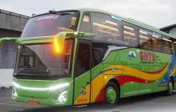 >Gendong Sasis Mercedes-Benz OH 1836, Ini Wujud Bus Baru PO GHTS Racikan Karoseri Adiputro