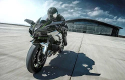 >Kawasaki pamerkan Teaser Ninja H2, Muncul di EICMA 2026?