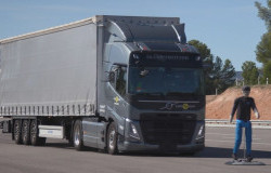 >Truk Volvo FH Aero dan Volvo FM Kantongi 5 Bintang Uji Keselamatan Euro NCAP