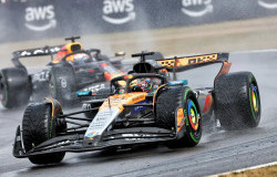 >Oscar Piastri Tak Terpengaruh Spekulasi Masa Depan Verstappen dan Red Bull Racing