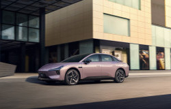 >Xpeng Mona M03 Max Meluncur, Sedan Listrik Canggih Sanggup Tempuh 580 Km