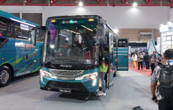 >Karoseri New Armada Luncurkan Bodi Baru Grand Touristo Untuk Medium Bus