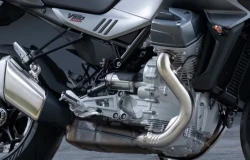 >Moto Guzzi Patenkan Desain Motor Hybrid Bermesin V-Twin
