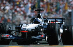 >Tak Jadi Bermitra dengan McLaren, Mercedes Benz Kecewa