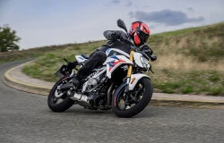 >BMW F 450 R Resmi Meluncur Pakai Kopling Canggih