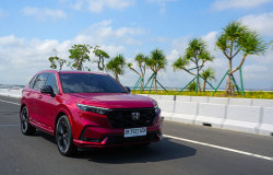 >All New Honda CR-V RS e:HEV Raih Penghargaan Car of the Year 2023