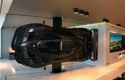 >Hypercar Jadi Dinding Pemisah Rumah, Gimana Jadinya?