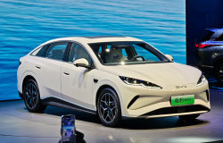 >BYD Seal 06 EV Resmi Meluncur, Harga Mulai Rp250 Jutaan