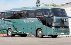 >Bus Baru PO Relisa Trans Hadir dengan Bodi Skylander R25 Sky Seat