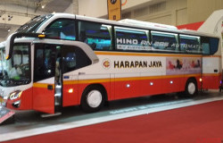 >Deretan Bus Tampil Memukau GIIAS 2018