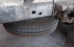 >Cara Sopir Truk Antisipasi Ban Serep Tidak Dibawa Pencuri