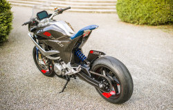 >BMW Meluncurkan Motor Konsep 9cento 