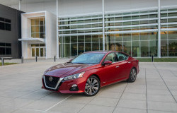 >Nissan Luncurkan Altima 2019 dengan Spesial Edition One Version