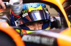 >Oscar Piastri Tepis Rumor Kepindahannya dari McLaren ke Red Bull Racing