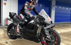 >Aprilia Racing Uji Perdana Prototipe Motor MotoGP 850cc 2027 di Sirkuit Jerez