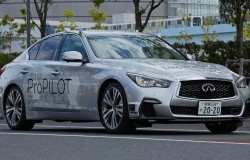 >Nissan Uji Coba Mobil Tanpa Sopir di Tokyo