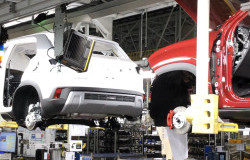 >Hyundai Perkenalkan Proses Pembuatan Mobil Listrik di HLI, HEI dan HMMI