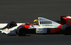 >McLaren MP4/5B Milik Ayrton Senna akan Kembali Mengaspal di Sirkuit Interlagos!