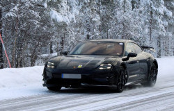 >Porsche Taycan Terbaru Muncul, Kejar Target Tembus 7 Menit di Nürburgring