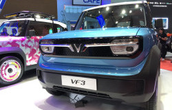 >Mobil Listrik Mungil Vinfast VF3 Dibanderol Rp227 Jutaan, Bisa Dipesan di IIMS 2025