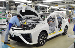 >Toyota Jepang Tunda Produksi Karena Gempa