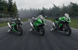 >BMW Rilis Tiga Motor Edisi Terbatas 100 Tahun Nurburgring
