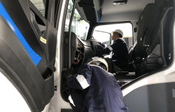 >Hadapi Kendala di Pasar Eropa dan Asia, Daimler Truck Tetap Raih Kinerja Positif 2024