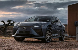 >Lexus RZ 2025 Malah Dibanderol dengan Harga Lebih Murah dari Sebelumnya