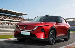 >Mazda CX-6e Kini Dibekali Lidar, Harga Mulai Rp389 Jutaan