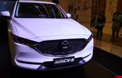 >Mazda Luncurkan Varian SUV CX-5 Touring