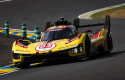 >Mengenal Robert Kubica, Juara 24 Hours of Le Mans 2025 yang Karirnya Hampir Sirna di F1