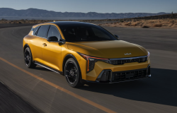 >Kia K4 Kini Punya Versi Hatchback, Siap Ganggu Pasar Mobil Kompak