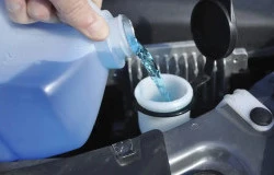 >Jangan Anggap Sepele Air Wiper, Ternyata Punya Fungsi Vital