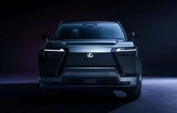 >Lexus Siapkan Mobil Listrik Baru, Pakai Teknologi Gigacasting Seperti Tesla