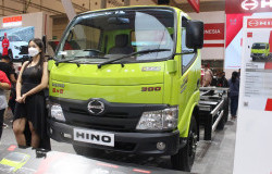 >Spesifikasi Hino 136 HDL 6x2, 'Mini Tronton' Pertama di Indonesia