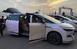 >Spesifikasi Xpeng X9 2025, MPV Mewah dan Bongsor yang Dilengkapi Sistem Canggih