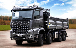 >Hanya Ada 100 Unit, Intip Edisi Spesial Mercedes-Benz Arocs 3253 8x4 Extent