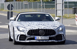 >Mercedes-AMG GT R Siap Hadirkan Versi Roadster