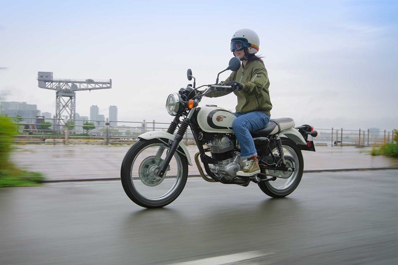 Kawasaki W230, Motor Retro 250cc Terbaru  Khas Era Keemasan Motor Inggris