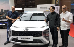 >Hyundai STARGAZER Essential Tech Hadir Meramaikan Segmen MPV Pembaruannya Boleh Juga!