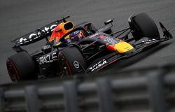>Max Verstappen Menang di F1 Azerbaijan, Piastri Gagal Finis Imbas Kesalahan Fatal