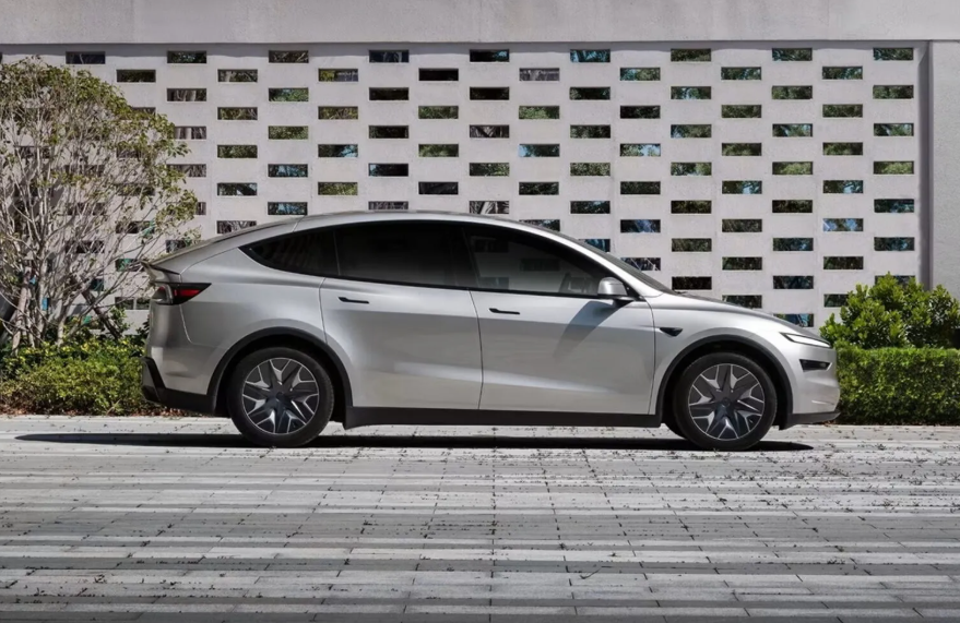 Tesla Model Y L Resmi Meluncur, Pakai Format 6 Seater dan Teknologi Grok AI