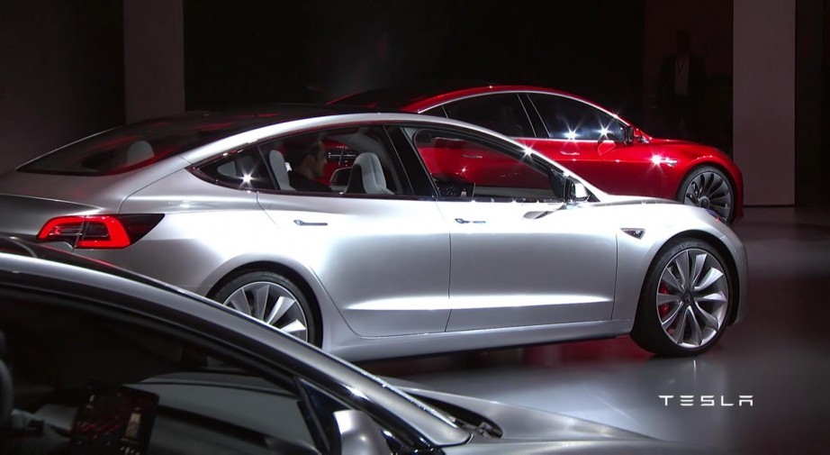  Model Tesla 3 Telah Diresmikan