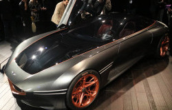 >Genesis Hadirkan Mobil Konsep Essentia di New York