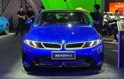 >BMW i3 Long Wheelbase Mulai Pamer Interior, Head Unitnya Beda dari yang Lain